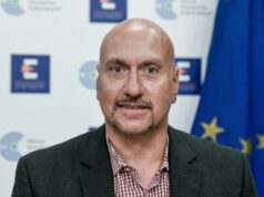 Έβγαλαν τον καραφλοκόρακα να τρομοκρατήσει τον κόσμο