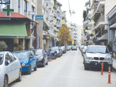 Σταμάτησαν τα έργα στην οδό Χαρίτου: Παραπάνω χρήματα ζητάει ο εργολάβος, άδεια τα ταμεία του δήμου