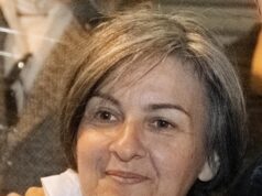 Ζωή Βαιοπούλου: Δεν είμαστε σκουπίδια, η κυβέρνηση μας ωθεί στην αυτοκτονία