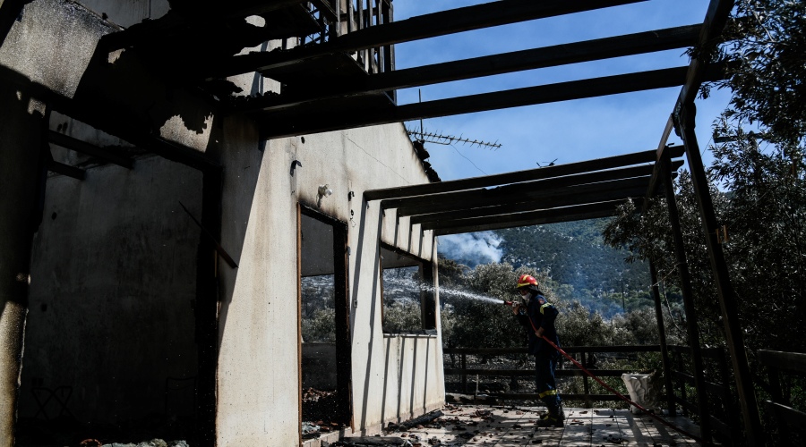 Φωτιά στο Πόρτο Γερμενό: Κάηκαν σπίτια καταγγελίες των κατοίκων για απουσία του κρατικού μηχανισμού