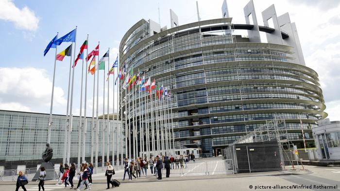 Ξεφτιλίζει το Ευρωκοινοβούλιο την συμμορία του Μητσοτάκη για το θέμα των υποκλοπών: “Εξαφανίζεται τα στοιχεία για να γλιτώσετε”
