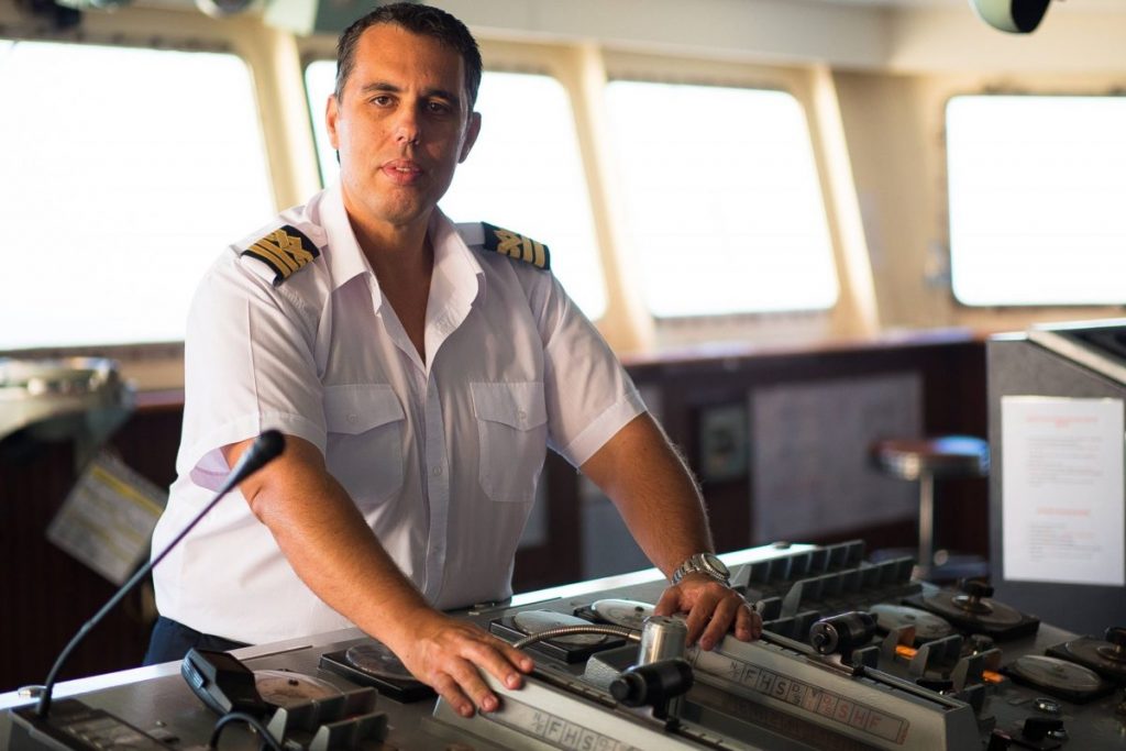 Περήφανος Έλληνας καπετάνιος σώζει πλοίο και επιβάτες από κυκλώνα έξω από την Σύρο (βίντεο)