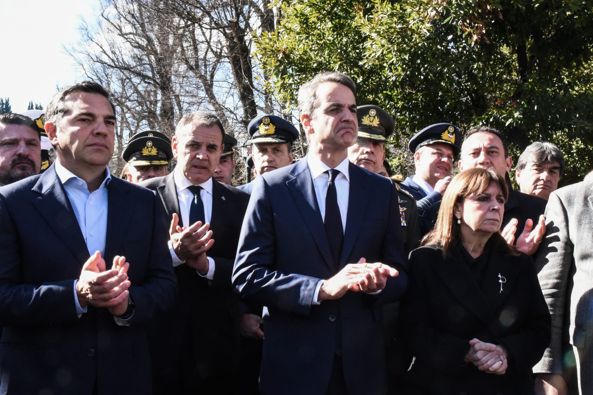 Όλα τα λαμόγια που “βίασαν” τα τελευταία χρόνια την Ελλάδα στην κηδεία του ήρωα υποσμηναγού! Ούτε τσίπα ούτε αξιοπρέπεια έχουν οι ανθέλληνες