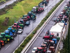 ΧΑΟΣ ΚΑΙ ΤΑΛΑΙΠΩΡΙΑ ΣΤO EΘΝΙΚΟ ΟΔΙΚΟ ΔΙΚΤΥΟ: Η ΚΥΒΕΡΝΗΣΗ ΜΗΤΣΟΤΑΚΗ ΑΔΙΑΦΟΡΕΙ ΚΑΙ ΑΔΥΝΑΤΕΙ ΝΑ ΔΙΑΧΕΙΡΙΣΤΕΙ ΤΗΝ ΕΞΟΔΟ ΤΩΝ ΧΡΙΣΤΟΥΓΕΝΝΩΝ