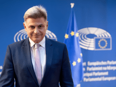 Ο ΣΥΡΙΖΑ διέγραψε τον Φαραντούρη επειδή μίλησε με την Καρυστιανού