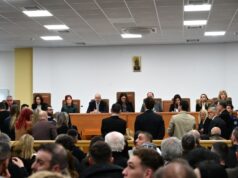 ΕΣΗΕΑ: Οποιαδήποτε σκέψη για εξοβελισμό των δημοσιογράφων από τη δίκη των Τεμπών είναι παρεμπόδιση του έργου τους