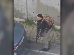 Η στιγμή της επίθεσης στο ισραηλινό προξενείο στην Κωνσταντινούπολη