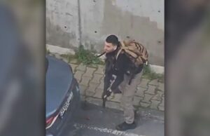 Η στιγμή της επίθεσης στο ισραηλινό προξενείο στην Κωνσταντινούπολη