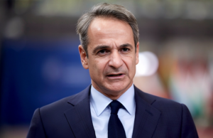 Μητσοτάκης: Ζεσταίνει τον «γαλάζιο» κομματικό μηχανισμό στο Ηράκλειο