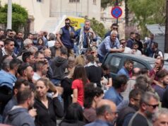 Για πέμπτη ημέρα οι αποκλεισμοί στο λιμάνι της Μυτιλήνης από τους κτηνοτρόφους