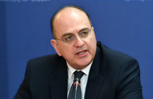Λαζαρίδης: Επίθεση σε κυβέρνηση και Ντόρα Μπακογιάννη – Μπάχαλο στο εσωτερικό της Νέας Δημοκρατίας – Ετοιμάζεται αντάρτικο και για τις άρσεις ασυλίας