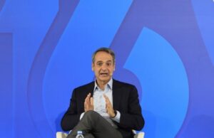 Ο ΜΗΤΣΟΤΑΚΗΣ ΥΠΟΚΡΙΝΕΤΑΙ ΟΤΙ «ΠΟΝΑ» ΓΙΑ ΤΟ ΔΗΜΟΓΡΑΦΙΚΟ ΕΝΩ Η ΑΚΡΙΒΕΙΑ, ΟΙ ΜΙΣΘΟΙ ΠΕΙΝΑΣ ΚΑΙ Η ΕΞΑΘΛΙΩΣΗ ΔΙΩΧΝΟΥΝ ΤΟΥΣ ΝΕΟΥΣ ΑΠΟ ΤΗΝ ΟΙΚΟΓΕΝΕΙΑ ΚΑΙ ΤΗΝ ΠΑΤΡΙΔΑ
