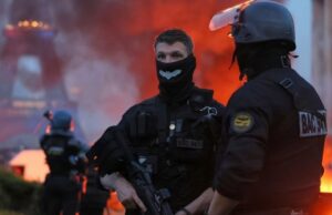 Γαλλία: Πάνω από 200 τραυματίες και 780 συλλήψεις – Σοβαρά επεισόδια μετά τη νίκη της Παρί Σεν Ζερμέν