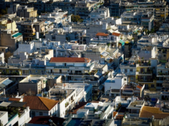 ΠΡΟΣΤΥΧΟΣ ΕΜΠΑΙΓΜΟΣ ΜΗΤΣΟΤΑΚΗ ΣΤΗ ΝΕΑ ΓΕΝΙΑ: ΤΑΞΑΝΕ ΣΠΙΤΙΑ ΚΑΙ ΜΟΙΡΑΣΑΝ ΨΥΧΟΛΟΓΙΚΟ ΠΟΛΕΜΟ