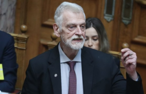 Λοβέρδος: Δεν μπορεί κάποιος που δεν εκλέγεται βουλευτής να διορίζεται υπουργός
