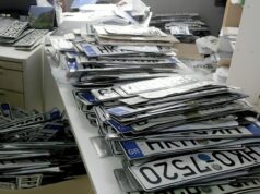 ΕΛΛΑΔΑ 2.0: Δεν υπάρχουν πινακίδες για νέα αυτοκίνητα λόγω έλλειψης τσίγκου