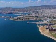 ΤΟ ΠΑΡΑΣΚΗΝΙΟ ΠΙΣΩ ΑΠΟ ΤΗΝ ΠΕΡΙΕΡΓΗ ΟΣΜΗ ΠΟΥ ΞΕΓΥΜΝΩΣΕ ΤΟ ΔΗΘΕΝ ΨΗΦΙΑΚΟ ΚΡΑΤΟΣ