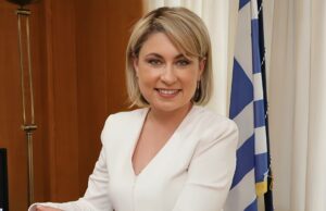 Χριστίνα Αλεξόπουλου: 18 συμβάσεις με το Δημόσιο υπέγραψε σε διάστημα 7 χρονών – Έβαλε στη τσέπη χιλιάδες ευρώ την ώρα που κουνάει το δάχτυλο στους Έλληνες με το «τζάμπα πέθανε»