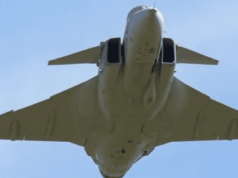 Reuters: Η Ελλάδα ετοιμάζεται να αγοράσει αεροσκάφη C-390 και μίνι υποβρύχια από ΗΠΑ και Ισραήλ