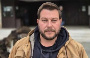 Ο Θωμάς Μόσχος καταθέτει στην δική για τον ΟΠΕΚΕΠΕ – Άνθρωπος της Νέας Δημοκρατίας με απείλησε από το τηλέφωνο – «Μαζέψου, θα μας πας μέσα για 6.000 ευρώ»
