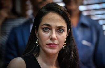 Σάλος με τη δήλωση της Δόμνας Μιχαηλίδου – «Δεν θα υπάρχει ελληνική οικογένεια στο μέλλον» – Μιλάει πλέον για αφανισμό του ελληνικού έθνους – Μισούν ότι έχει σχέση με την Ελλάδα