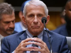 Άντονι Φαούτσι: Επικαλέστηκε το δικαίωμα της σιωπής για την προέλευση του Covid – Πέντε χρόνια πριν την πανδημία μαζί με τον Ομπάμα χρηματοδότησαν με χρήματα της USAID εργαστήριο στη Γιουχάν