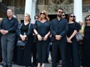 Μάρω Κοντού: Συγκίνηση στη Μητρόπολη – «Ταξιδιάρα ψυχή και αιώνια έφηβη, αντίο»
