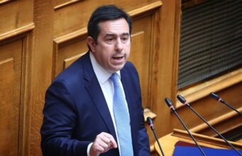 Κατρακύλα δίχως τέλος – Ο Νότης Μηταράκης επιστρέφει στα καθήκοντα του κοινοβουλευτικού εκπροσώπου