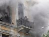 Τα θλιβερά πολιτικά παιχνίδια ενός δικτάτορα που τελειώνει – Την ίδια μέρα οι συλλήψεις του εμπρησμού της Νέστορα με αυτών της Marfin – Θεωρεί όλους του Έλληνες ψεκασμένους Νεοδημοκράτες ο Μητσοτάκης