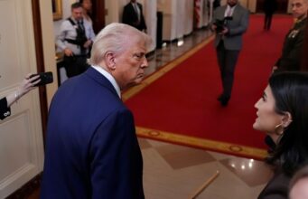 Νέα ένταση ΗΠΑ – Καναδά: Ο Τραμπ βλέπει «εισβολή βρόμικου αέρα» και απειλεί με δασμούς