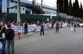 Αναπληρωτές εκπαιδευτικοί: «Ζούμε ένα διαρκές άγχος με μια βαλίτσα στο χέρι»
