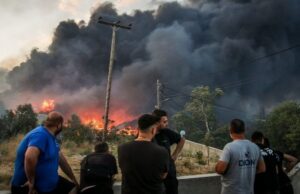 Φωτιά στο Ωραιόκαστρο: Το τοξικό νέφος έφτασε μέχρι την Αττική και την Κόρινθο