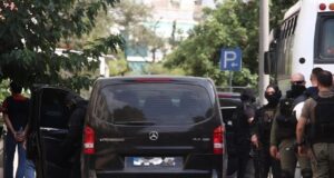 Marfin: Απολογούνται οι δύο 42χρονοι – «Δεν υπάρχει ταυτοποίηση» λένε οι δικηγόροι τους