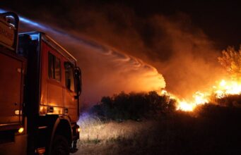 Έλληνες πυροσβέστες στα πύρινα μέτωπα της νότιας Γαλλίας