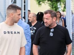 Τέμπη: «Με εσένα θα ασχολούμαι;» – Ένταση Πλακιά-Καρυστιανού στη δίκη