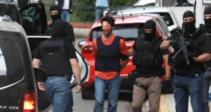 Με στοιχεία της πλάκας οδήγησαν δύο άτομα στην Ευελπίδων για τον εμπρησμό της Marfin – Προεκλογικά τεχνάσματα για τα ποσοστά της ΝΔ που βρίσκονται σε ελεύθερη πτώση όπως στην περίπτωση Καραΐβαζ