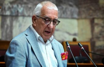 Μαξίμου για δηλώσεις Κακλαμάνη: «Οι εκλογές θα γίνουν το 2027»