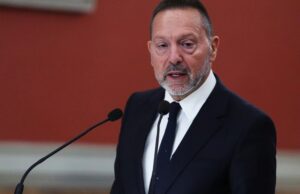 Εκκωφαντική σιωπή Στουρνάρα για τη ληστεία των τραπεζών