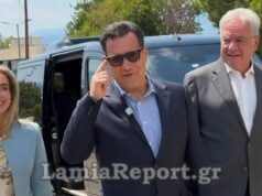 Ο Άδωνις κάνει πλάκα με τα γυαλιά την ώρα που η Ελλάδα θρηνεί νεκρούς και καμένες εκτάσεις – «Προσοχή σας γράφω» έλεγε γελώντας στη Λαμία – Έχουν χάσει πλέον κάθε αίσθηση της πραγματικότητας