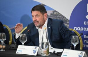 Πουλάει πάλι ψευτοτσαμπουκάδες ο νταής της πανδημίας – Χαρδαλιάς: «Μηδενική ανοχή και σε νομικό επίπεδο για τους υπαίτιους της πυρκαγιάς»