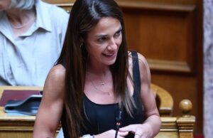 Ο Λαζαρίδης τη «φύλαγε» στη Μιχαηλίδου λόγω του σκανδάλου με πτυχίο του