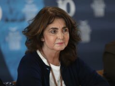 Αλεξάνδρα Μητσοτάκη: Πρόεδρος στο φόρουμ που ανέλαβε να κατευνάσει τις αντιδράσεις των πολιτών για την εγκατάσταση ανεμογεννητριών με σκοπό να συνεχίσει να καταστρέφει την Ελλάδα ο Γεραπετρίτης και η παρέα του