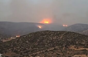 Συγκλονιστικό βίντεο από τη φωτιά στην Πάρο – 12.000 στρέμματα έγιναν στάχτη