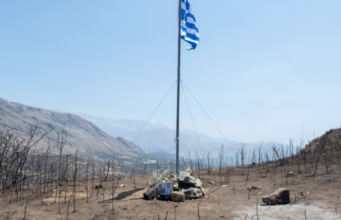 Αρνητικό ρεκόρ της Ελλάδας στις καμένες εκτάσεις: Μόνοι στην πρώτη γραμμή οι πυροσβέστες