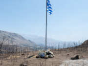 Εσχάτη προδοσία Μητσοτάκη – Πέντε εκατομμύρια καμένα στρέμματα – Φεύγει και αφήνει πίσω του καμένη γη